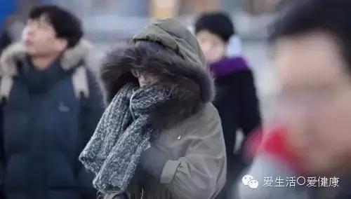 肩膀脖子僵痛怎么根治,脖子僵硬了最快的恢复办法