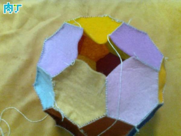 不织布做足球视频教程,不织布足球怎么做