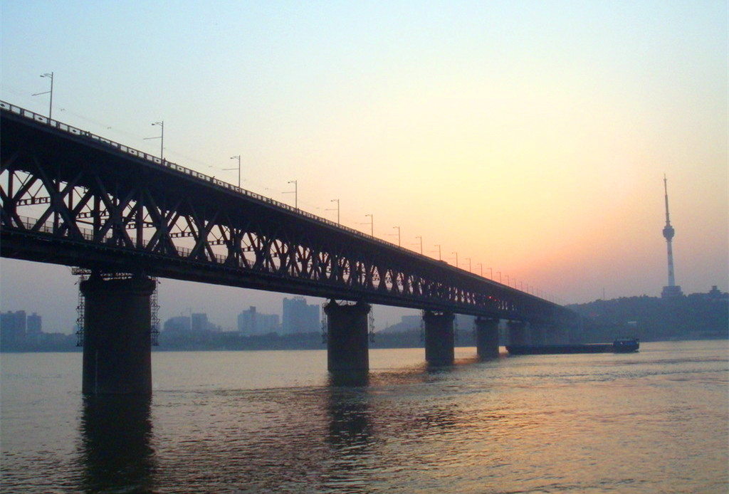 路过武汉要买啥,去武汉不容错过的美食