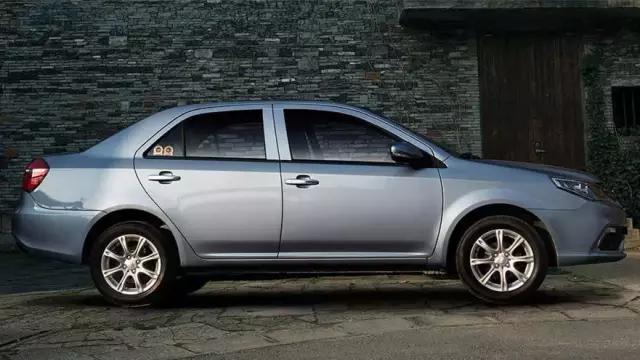 吉利金刚5万元轿车内饰说明,吉利金刚车一辆最低价多少钱