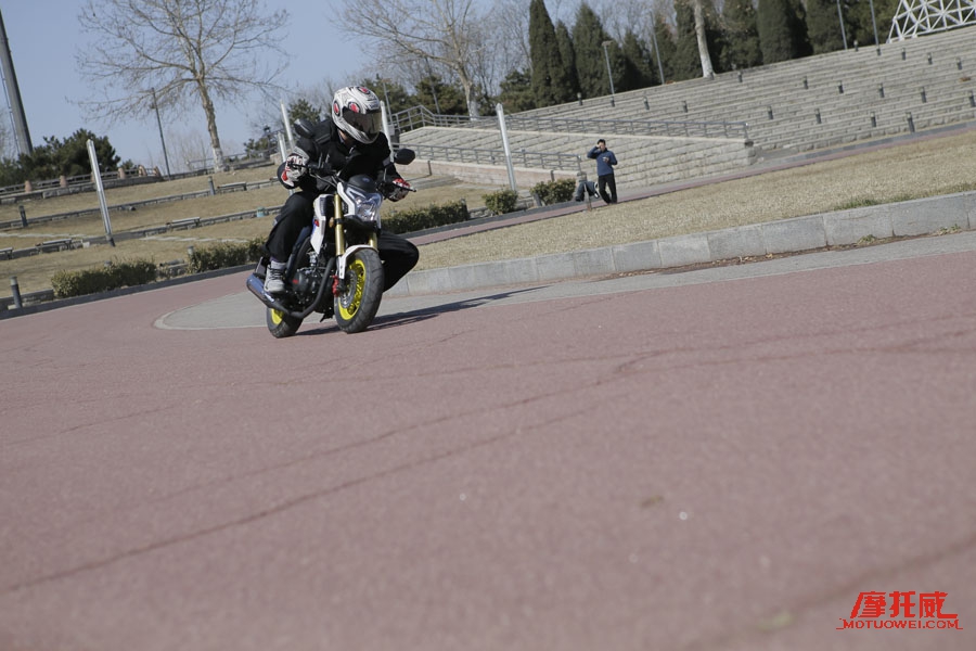 《原创试驾》城市运动小MINI力帆KPMINI摩托车试驾