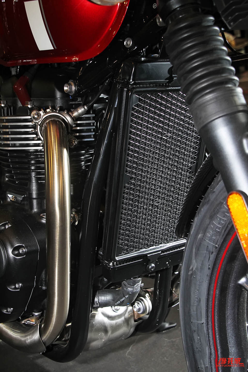 凯旋bonneville1200,凯旋bonneville红色