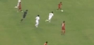 他消极比赛酿国足最大惨败,断送国脚生涯逼恒大祭出国八条