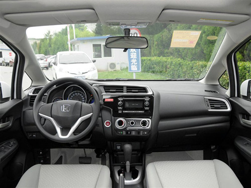 7-15万这几款两厢车是女性的最爱,时尚车型推荐10万左右