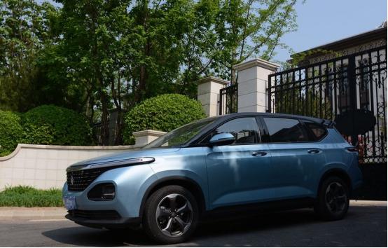 新宝骏6座rm5手动挡的多少钱,新宝骏RM-5测评