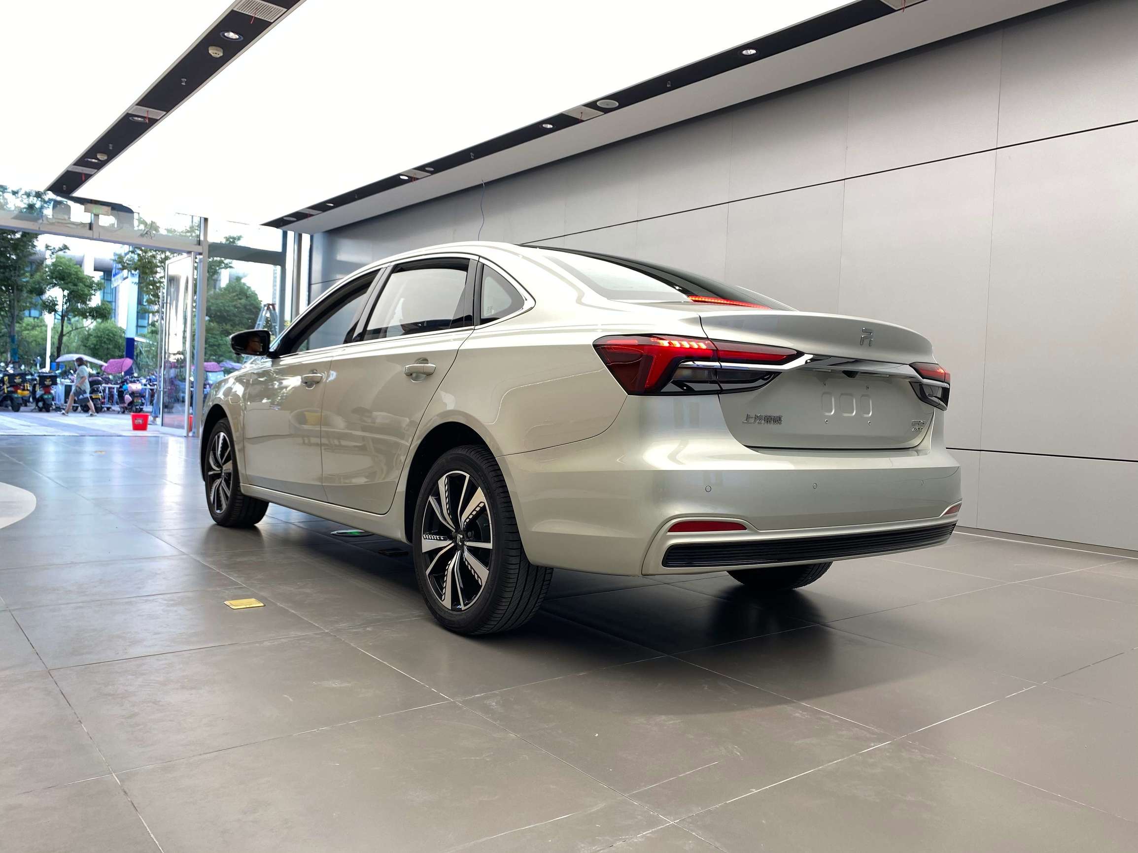 上汽er6纯电汽车测试,上汽er6电池讲解