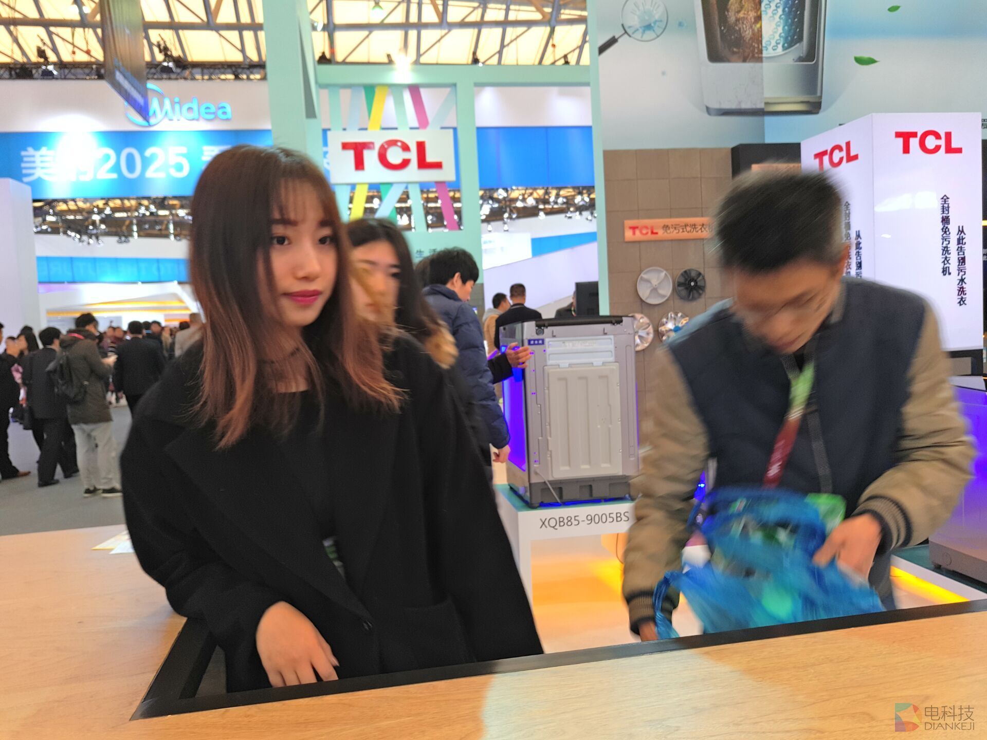 妹子多过车展所有AWE你想看的都在这里