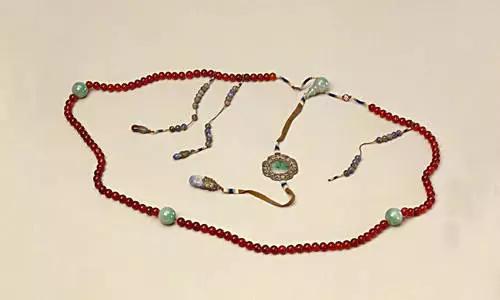 慈禧带什么珠子最值钱,慈禧的帝王绿佛珠