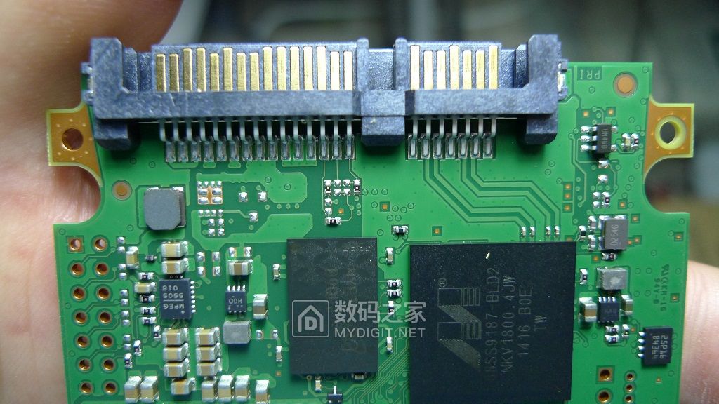 镁光m500和m600拆解对比,国产良心之作完整版