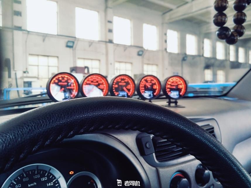 后驱五菱宏光爆改,爆改的五菱宏光竟然能上天