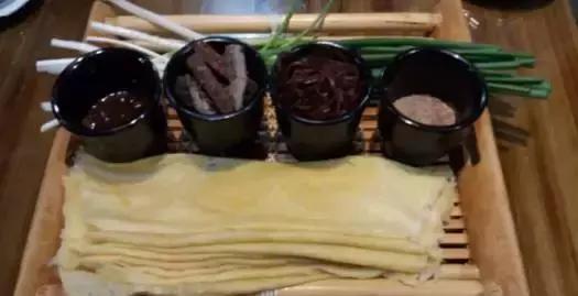 男朋友是内蒙古人,第一次送的礼物是一只羊网友笑喷:成都人只能送火锅底料了!