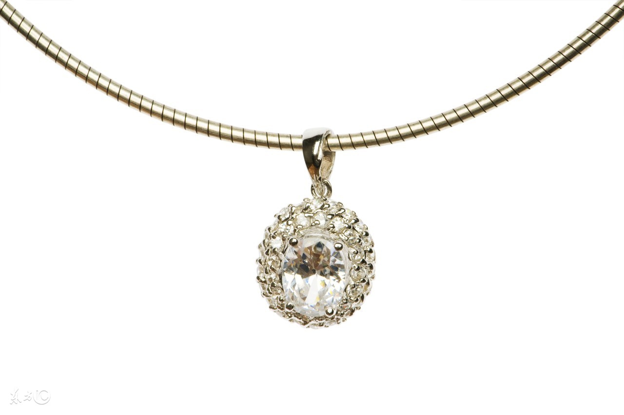 银饰变黑用漂白液可以吗,银饰变黑后身体哪里出问题了