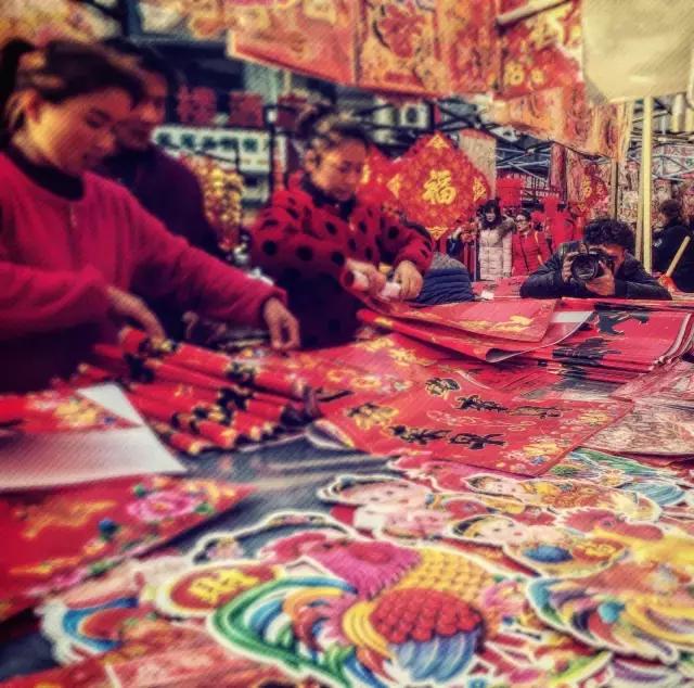 摄影背景模糊人物清晰,变焦模糊摄影教程