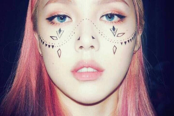 白色美瞳的正确戴法,美瞳的正确戴法小仙女