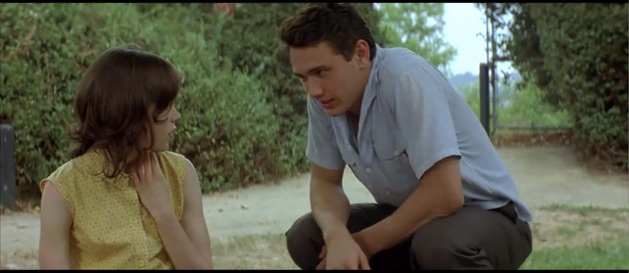 人性的丑恶在此刻一览无遗,人性是扭曲的不忍直视的