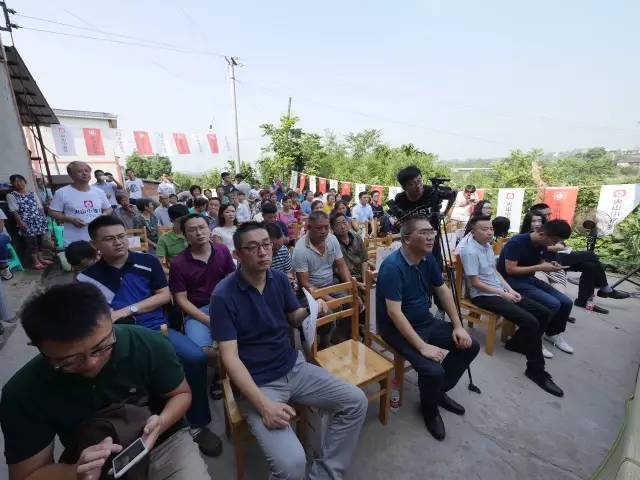 火山小视频为何要去村里办一场互联网史上最土的发布会?