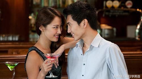 某人对你有意思？不要错过这5种迹象