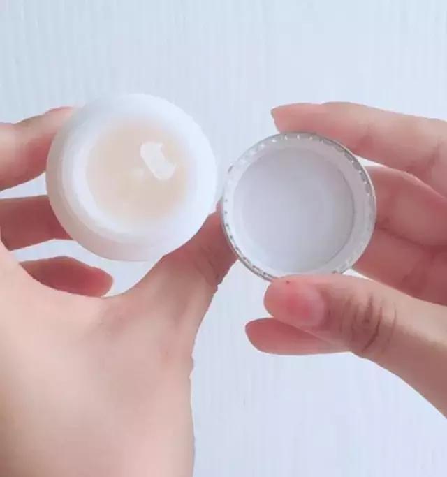 别看不起这些国货护肤品好嘛？它们在国外都被抢疯了！