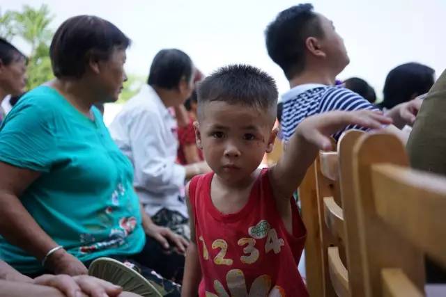 火山小视频为何要去村里办一场互联网史上最土的发布会?