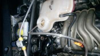 发动机冷却液液位报警怎么办,冷却液液位报警但是水温正常