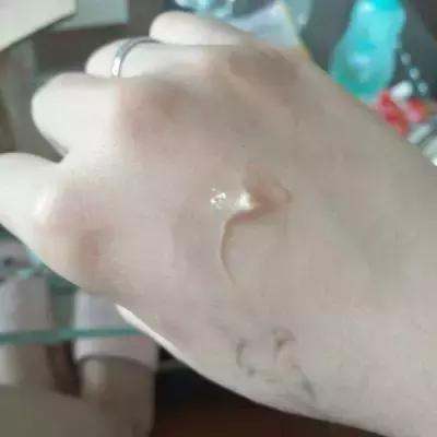 别看不起这些国货护肤品好嘛？它们在国外都被抢疯了！