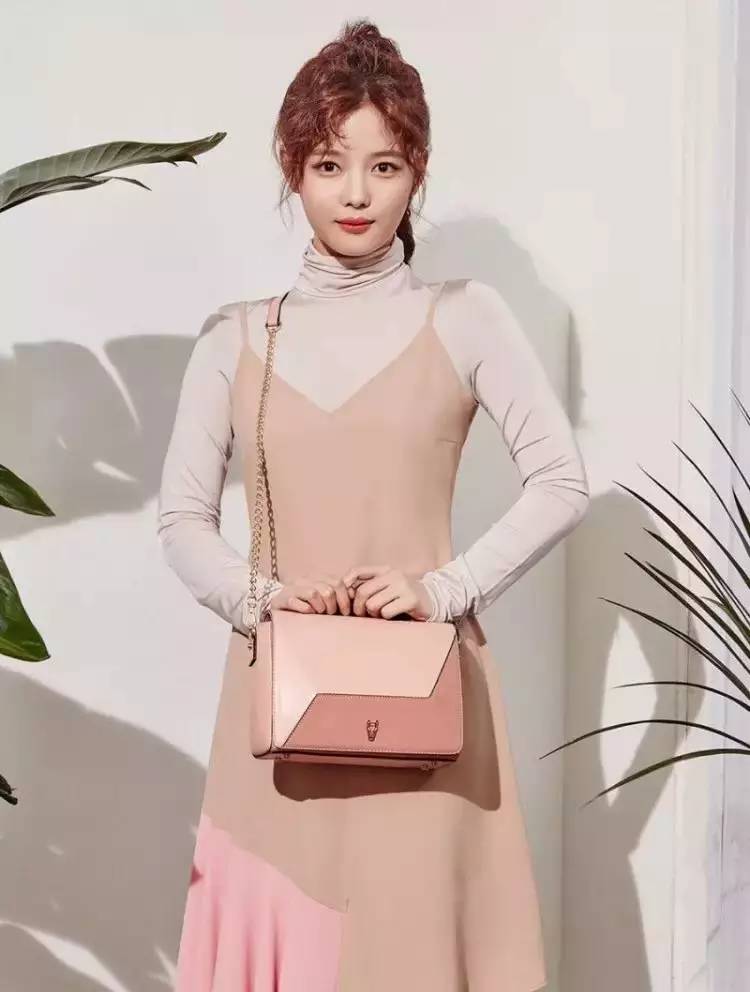 杨幂同款亮晶晶包包,杨幂最新同款包