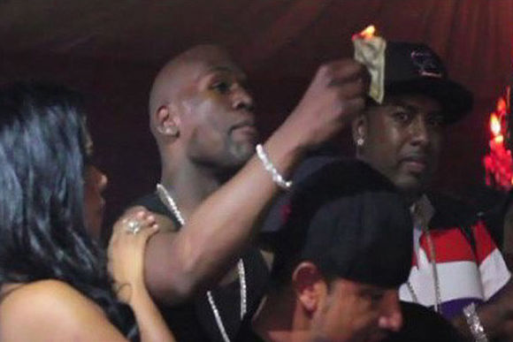 梅威瑟人前炫富背后苦练,不败神话梅威瑟