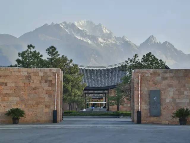 玉龙雪山下奢华民宿,丽江悦榕庄三卧