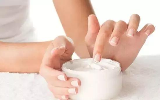 甲醛会导致皮肤屏障受损吗,甲醛会加速皮肤衰老吗