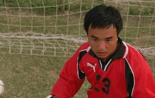 里皮祭拜天地?看周星驰,吴京,马丽手把手教你踢球