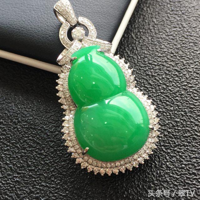 都说赌石的水头最难懂，翠TV教你如何看翡翠的水头