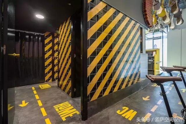 西班牙有家快餐厅也太有意思了,尽然用火腿来做装饰