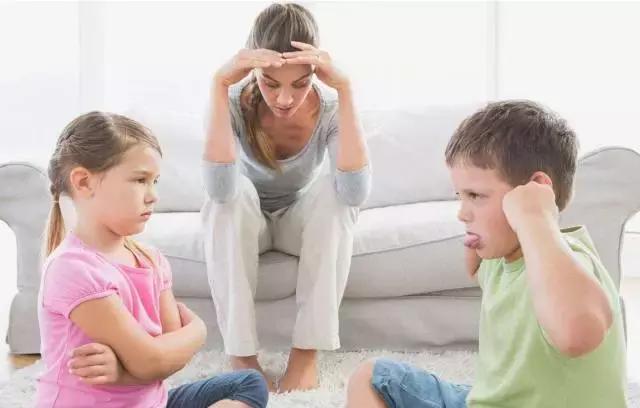 孩子打人怎么去正确引导,孩子打人怎么教