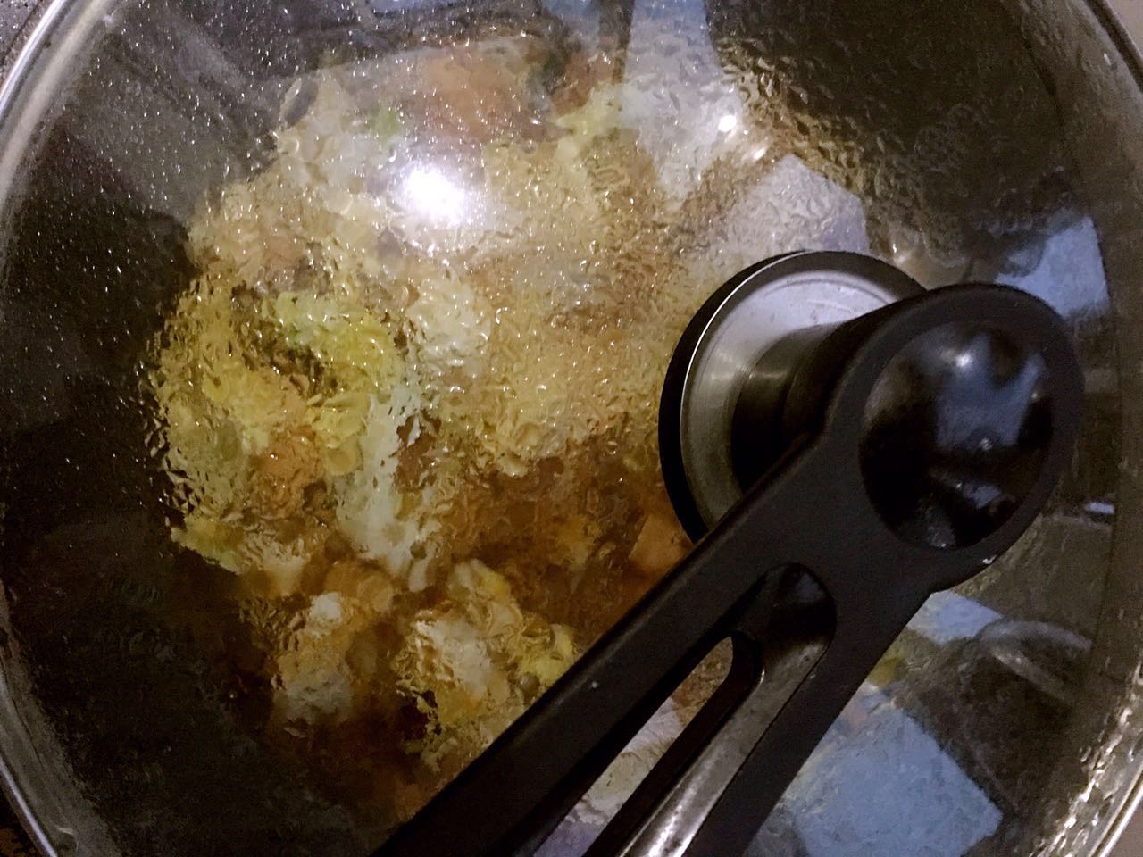 东北菜的特色就是各种乱炖,传说中的菜