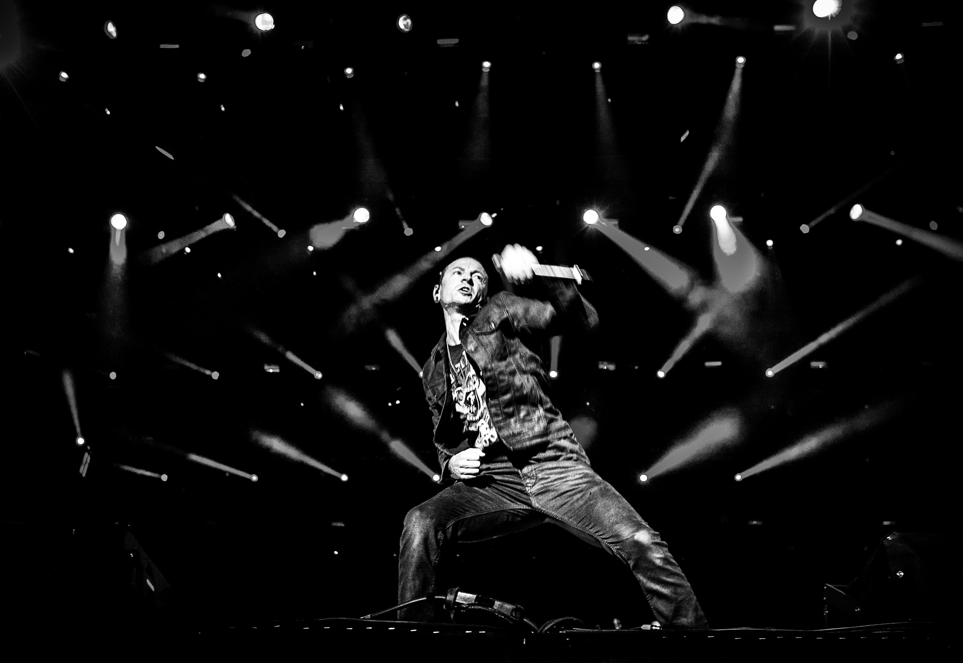 我努力过但终究是徒劳-林肯公园主唱Chester