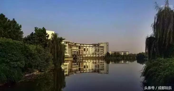 成都的大学宿舍排名,高校宿舍测评