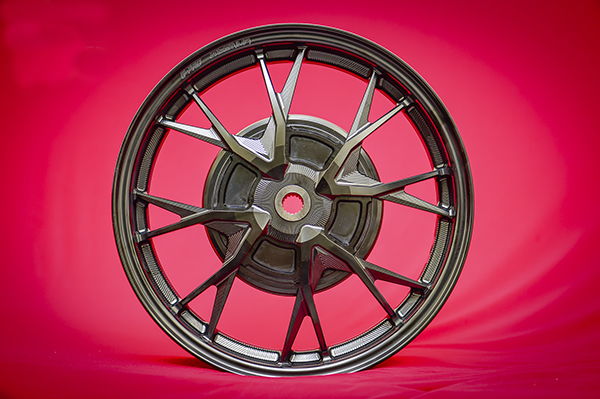 锻造轮毂和旋压轮毂真实测试,锻造轮毂强度测试