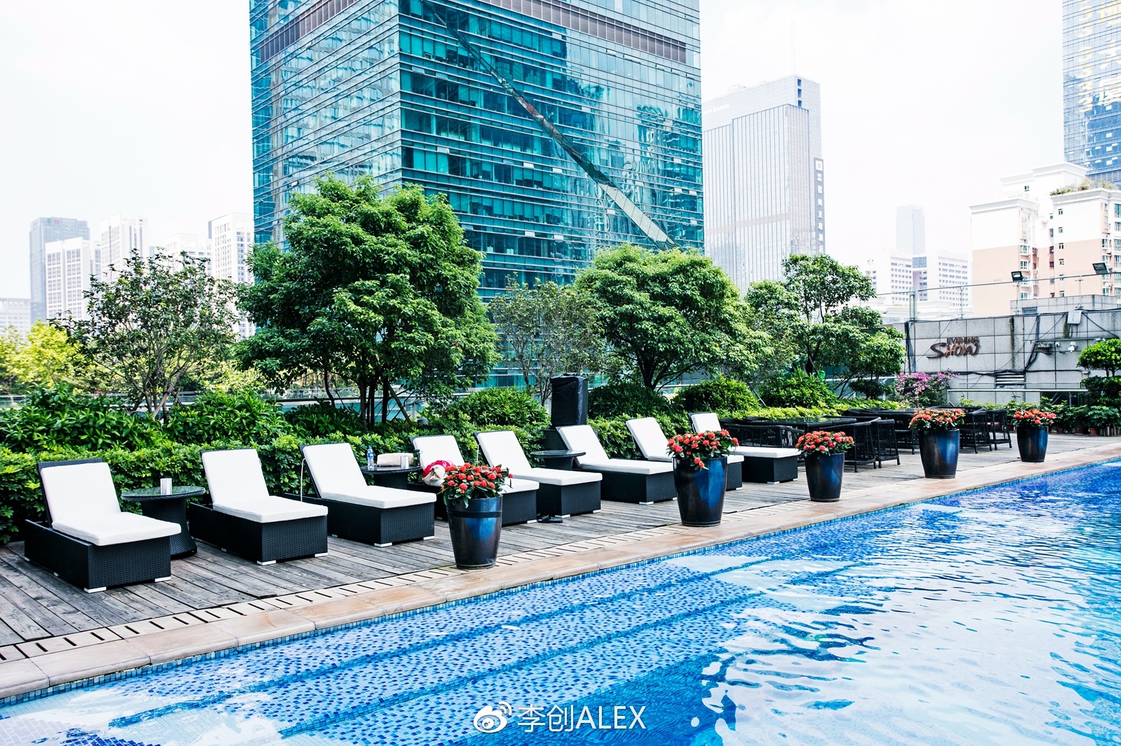 在自己的城市住酒店叫什么,在自己城市里的酒店度假