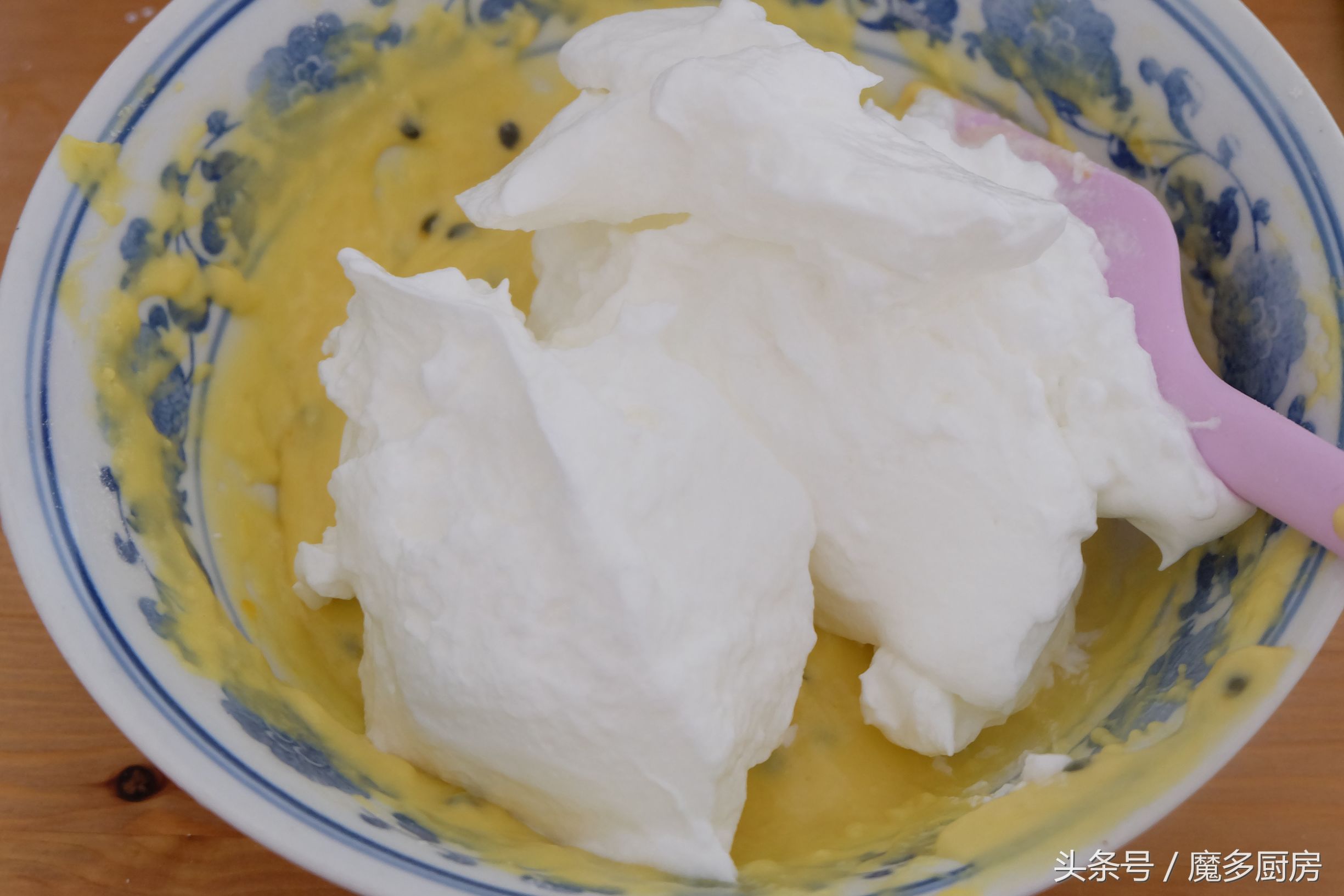 用电饭煲做蛋糕的教程不用蛋糕粉,用电饭煲做蛋糕教程要多少时间