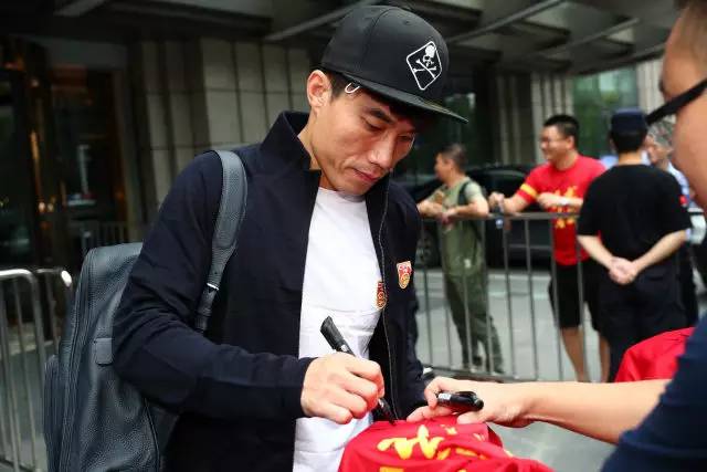 勇毅｜拼出未来！客战卡塔尔国足官方海报出炉