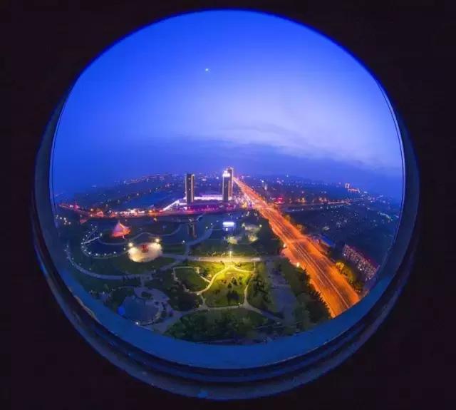 您好，您有一封来自荣成的邀请函，请注意查收！