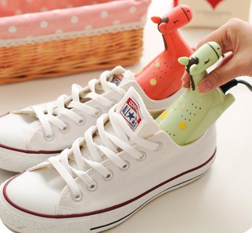 下雨天不湿鞋小妙招,阴雨天怎么快速干鞋