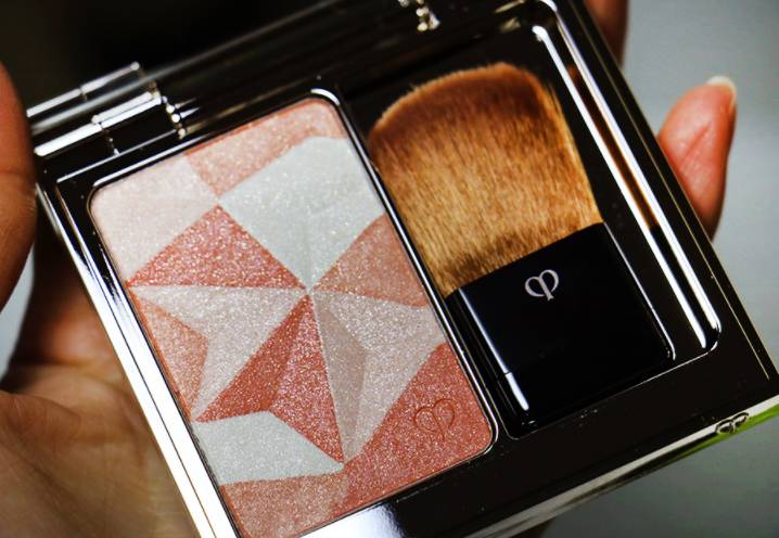 资生堂高丝值得购买吗,资生堂防晒和佳丽宝哪个好