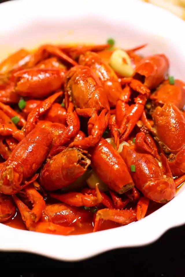 小龙虾的各种口味的做法,广东小龙虾的正确吃法