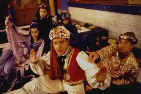 黑精光影｜《东成西就》——浩荡岁月里留下的“含笑半步癫”