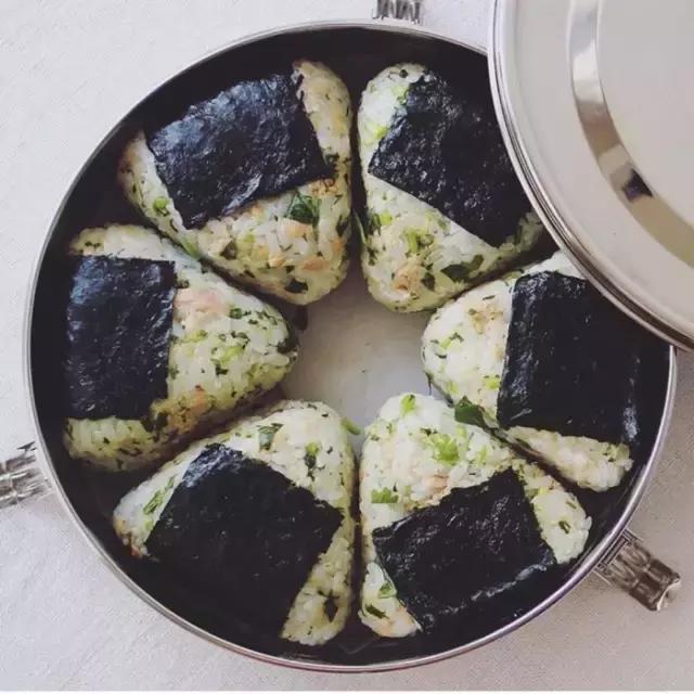 增肌减脂要怎么吃和锻炼,边增肌边减脂怎么吃