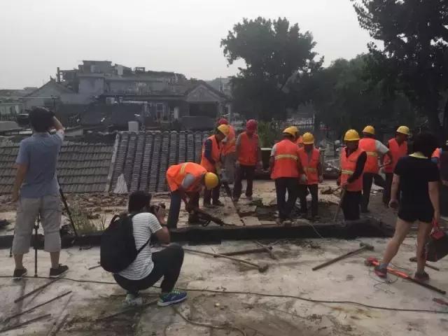 执法队拆除铁皮屋的视频,执法队拆除铁皮房子