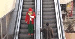 我送了条烟给老板为什么隔天就把我开了