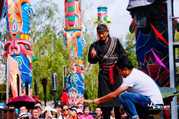 历史底蕴与现代繁华在此交融,历史与现代并存的城市