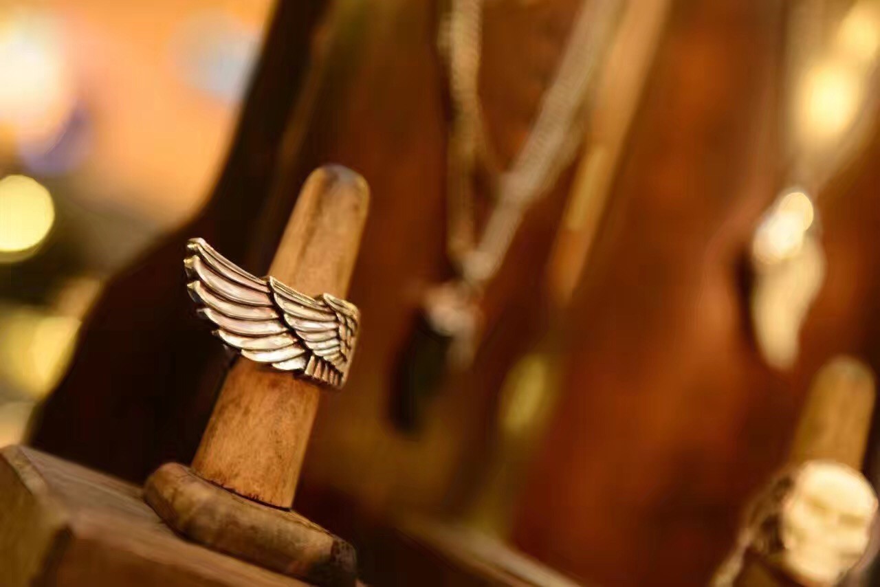 好莱坞明星都在晒的银饰潮牌？KINGBABY终于要来成都太古里了！